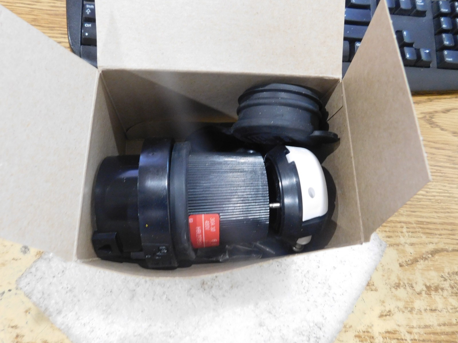 Hubbell Cat. #: HBL2731SW Twist-Lock Watertight Plug. New Old Stock