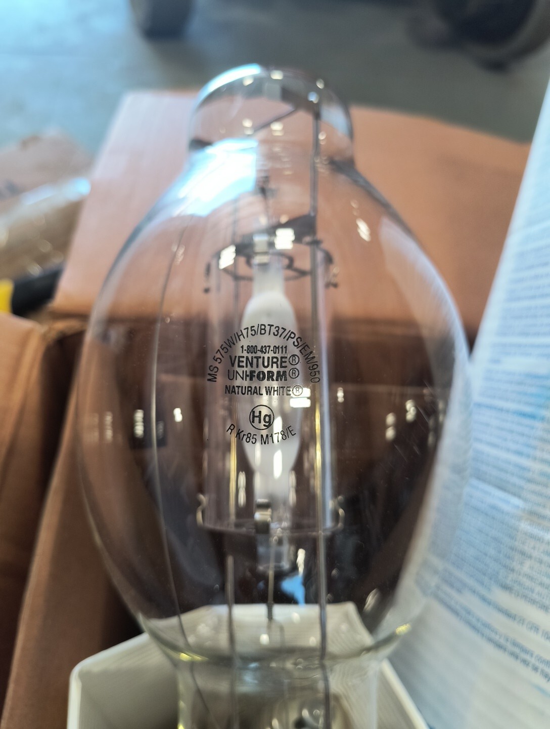 Venture Lighting 95577 Metal Halide 575W BT37 E39 Base 50K MS575W/H75/BT37/PS/50