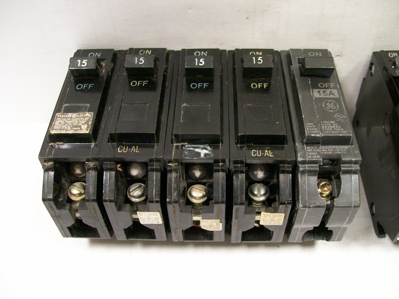 HUGE LOT GE Breakers THQL1115 THQL1120 THQL215 THQL250 THQP115 THQP230 THQL21100