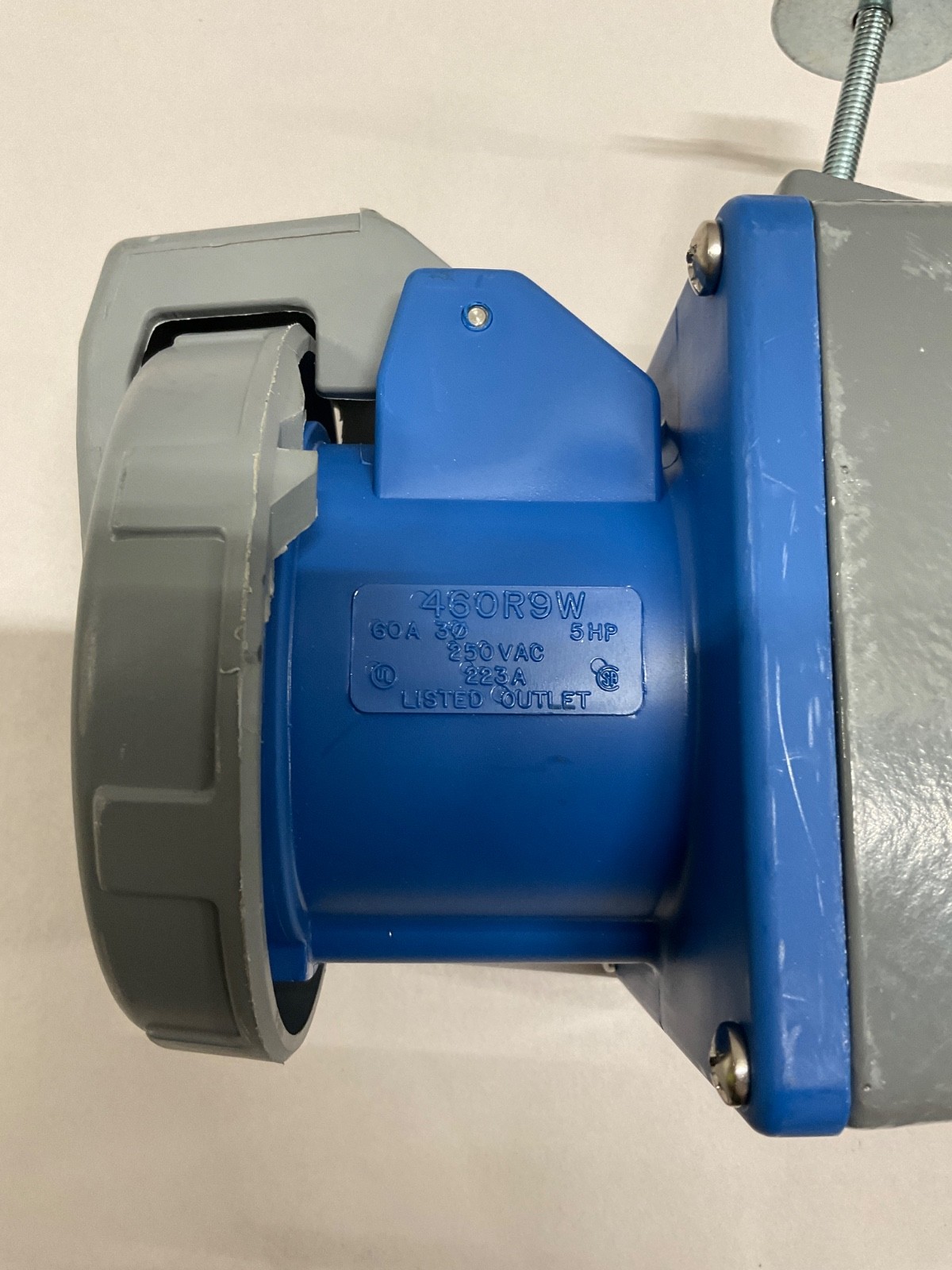 Hubbell 460R9W Female Receptacle w/ Box 60A 3PH 250VAC 4 Wire 5 HP