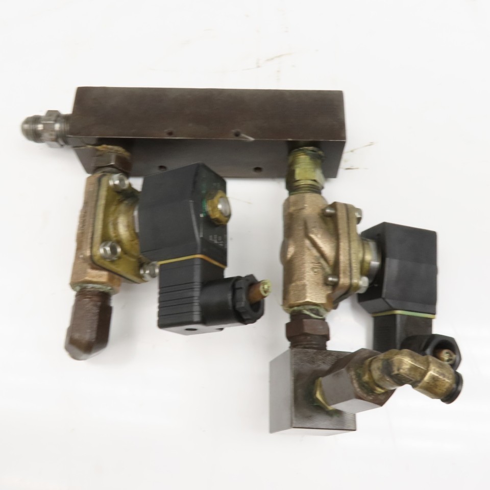CKD ADK11-15A 100/110V 50/60Hz Solenoid Valve Manifold 3 Port Assembly