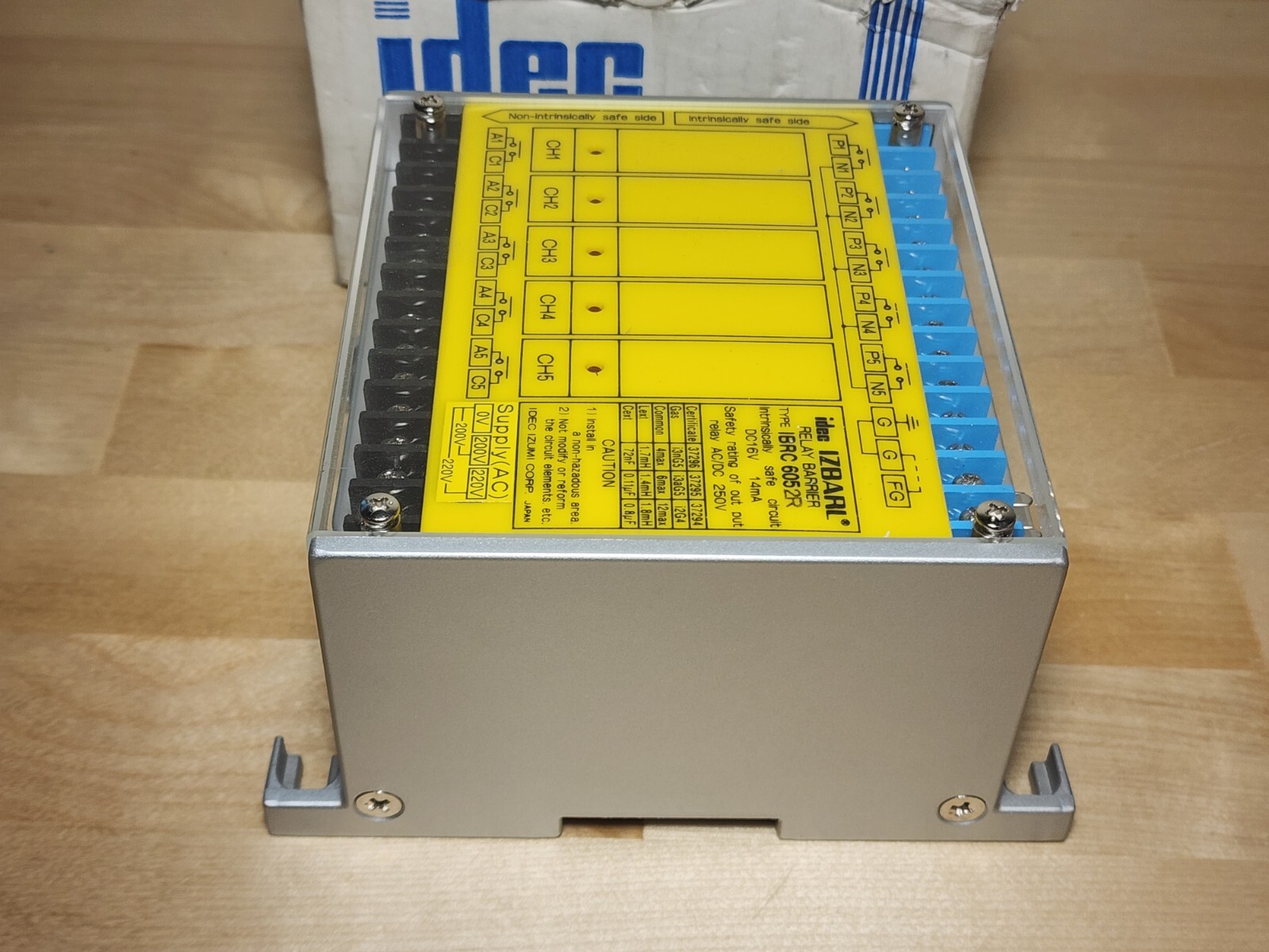 IDEC IBRC6052R IZBARL 5-Channel Relay Barrier 250VAC/DC 16VDC 14mA