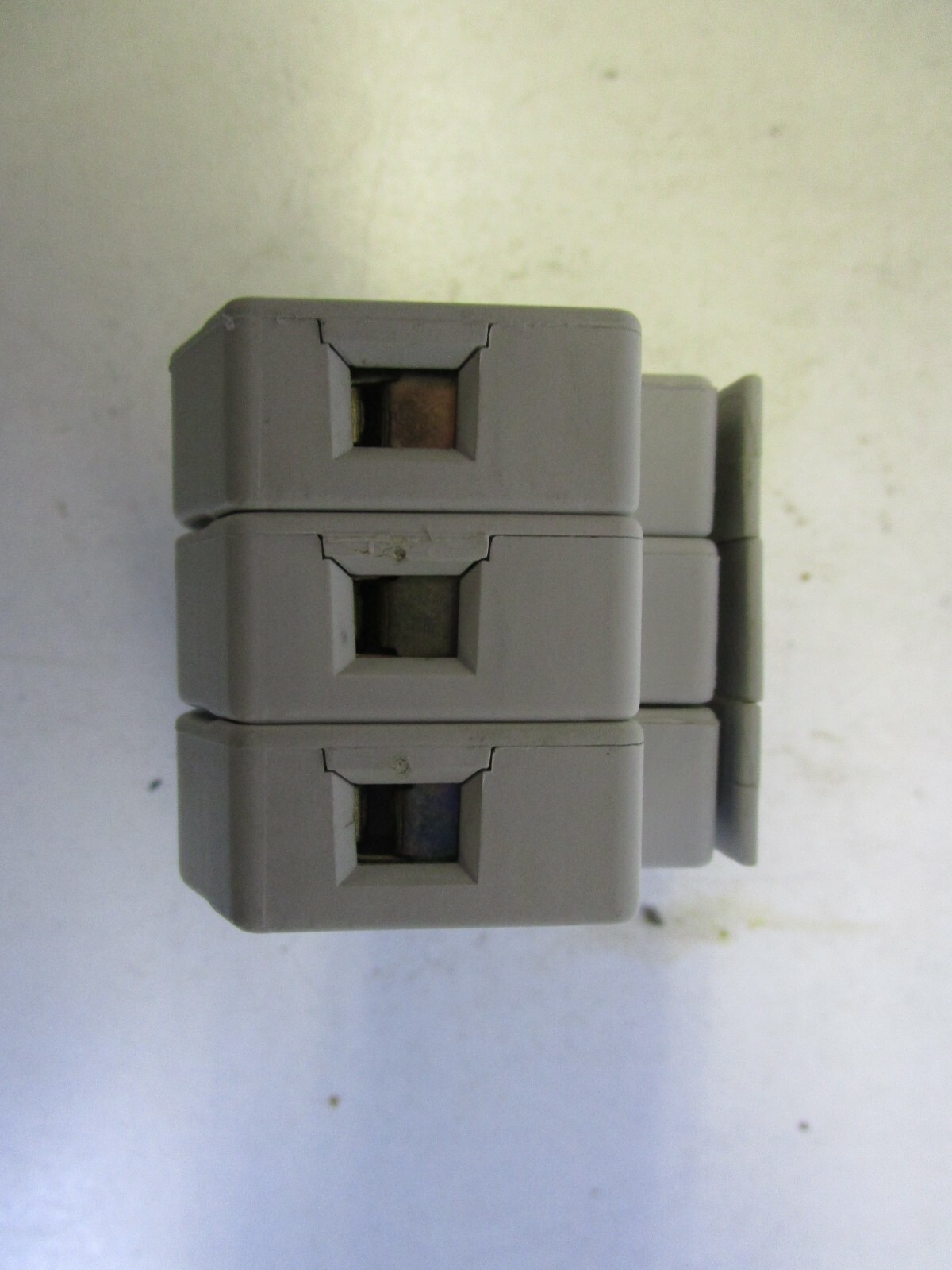 FERRAZ SHAWMUT USM3I/Y219073 3-POLE ULTRASAFE FUSE HOLDER W/FUSES -FREE SHIPPING