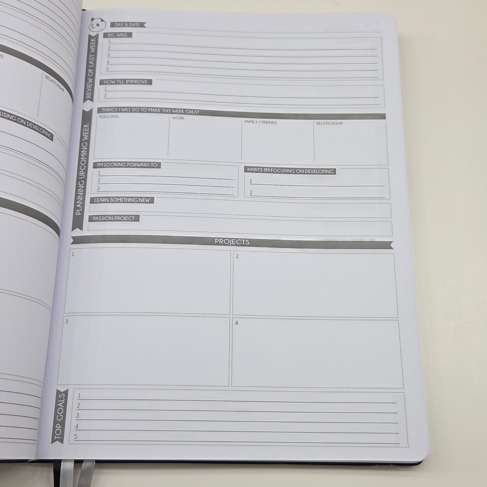 Panda Planner Pro Non-Dated 6 Month Weekly Daily Softcover Black Lg 8.5″ x 11″