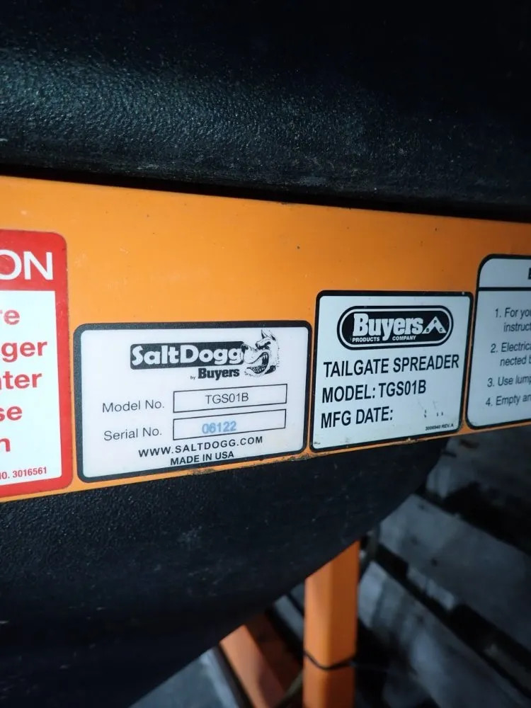 BUYERS PRODUCTS COMPANY TGS01B TAILGATE SALT SPREADER 01260490009