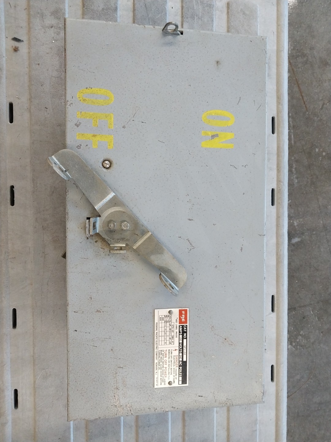 Federal Paciific Electric NO SP1132 100 Amps 240 Volts 3 Poles Fusible Switch