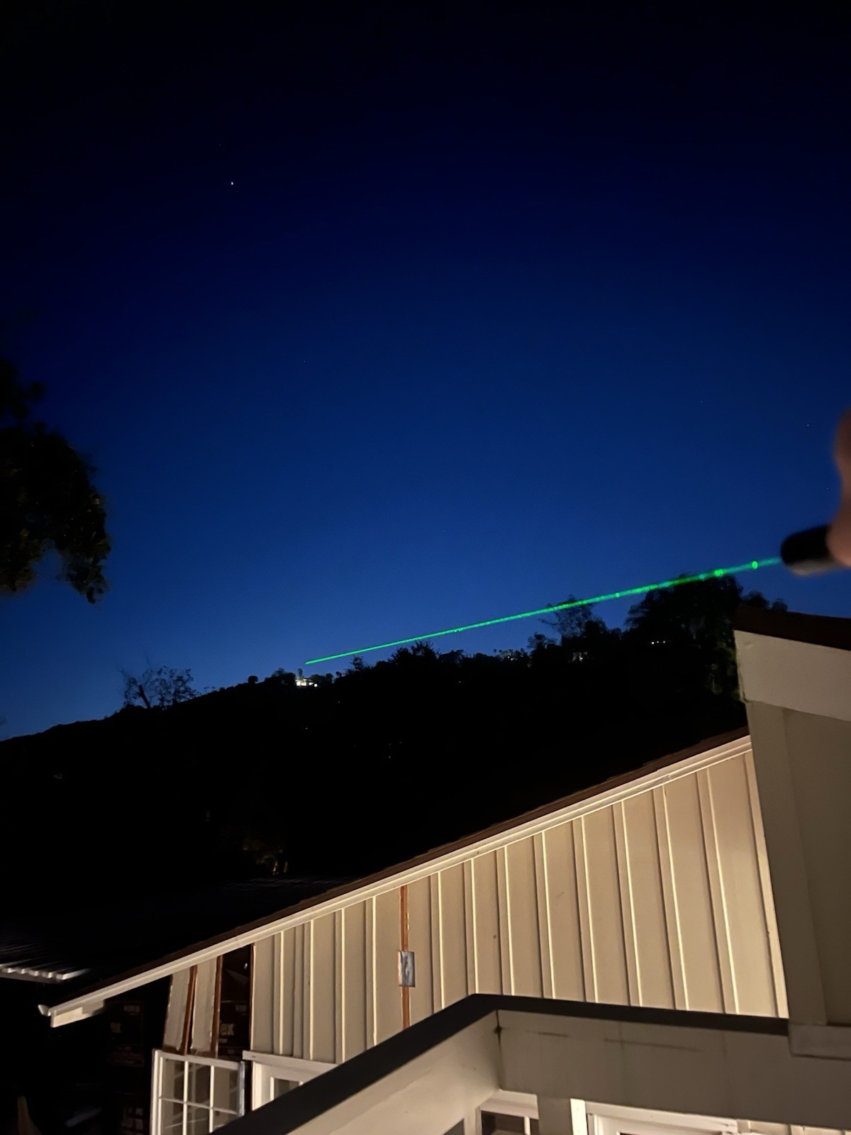Powerful Green Laser Pointer w/ visible beam for hiking