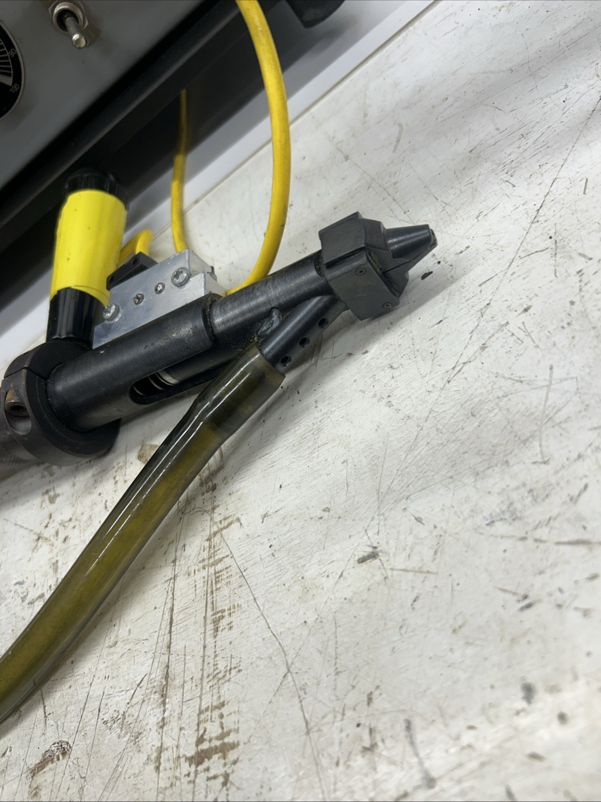 DTI 5000 Automatic Feed Screwdriver. Industrial Automatic Blow Feed Screw Gun.