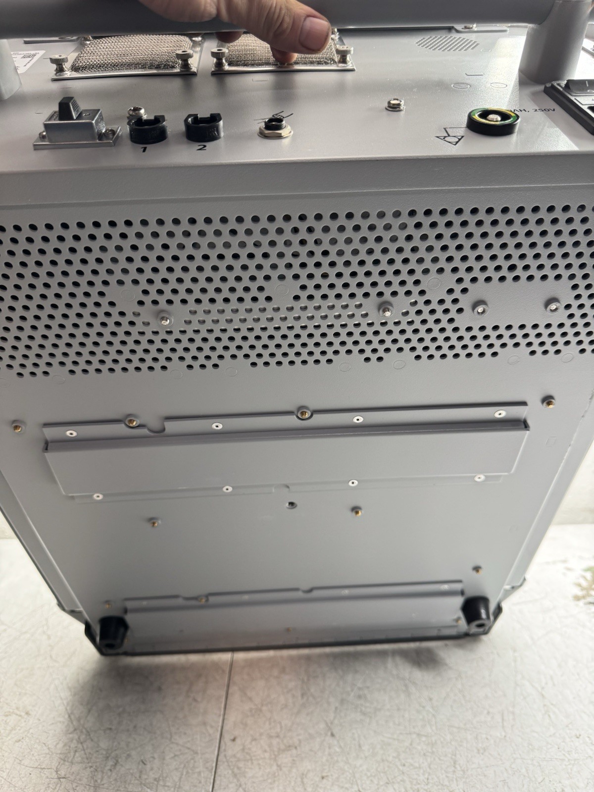 CYNOSURE TEMPSURE MACHINE UNTESTED DEVICE FOR SALE AS IS POWER ON TEST ONLY!