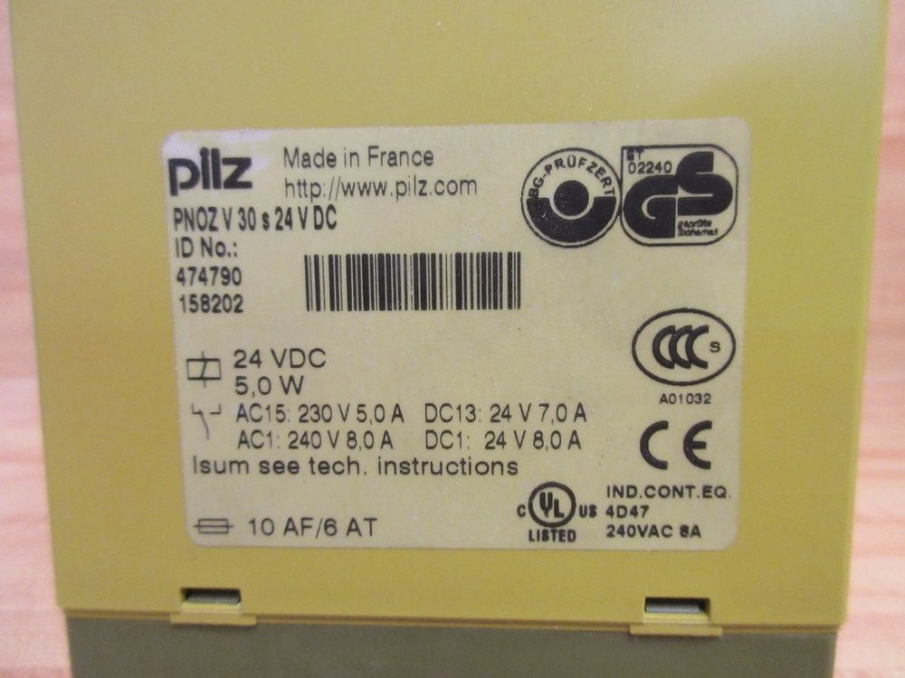 Pilz PNOZ V 30S 24 VDC 47490 Safety Relay PNOZV30S24VDC47490 W/O Mounting Tab