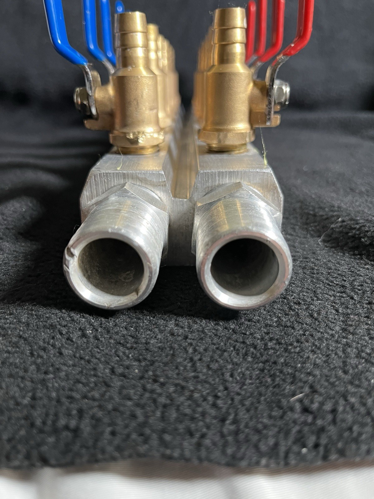Aluminum Manifold with Brass Ball Valve and Dual Color Handles 6 Port 1/2