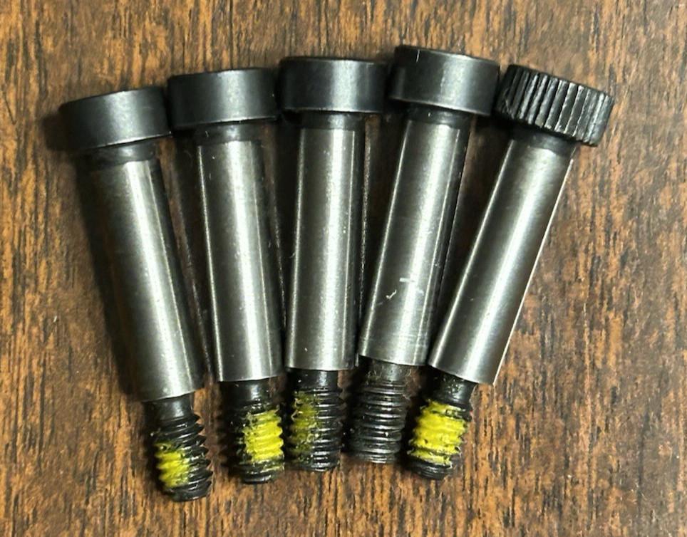 1/4″ X 7/8″ LG. SHOULDER HEX SOCKET HD. SHOULDER BOLT, 10-24THD. (QTY 5) NEW