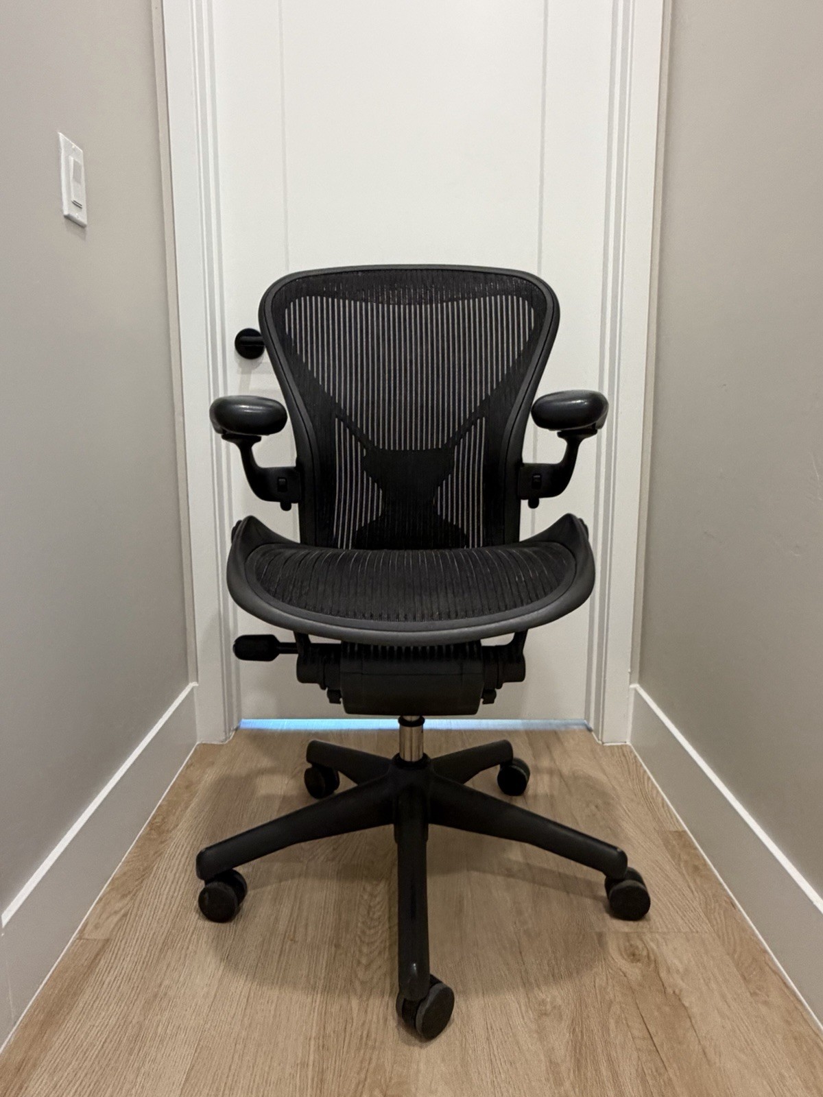 Herman Miller Aeron Classic Desk Chair | Size C | Black | 9.5/10