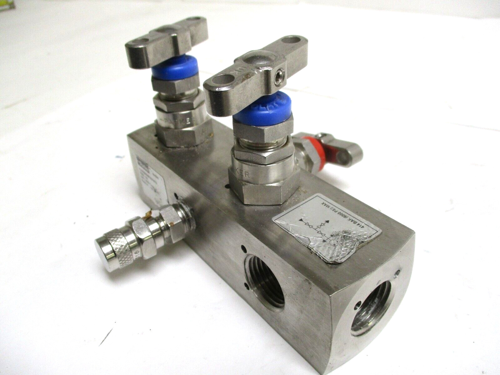 PARKER, BLOCK & BLEED SST NEEDLE VALVE, HLS3DBB8M8FMGP4FFN, 1/2″ NPT, 6000 PSI