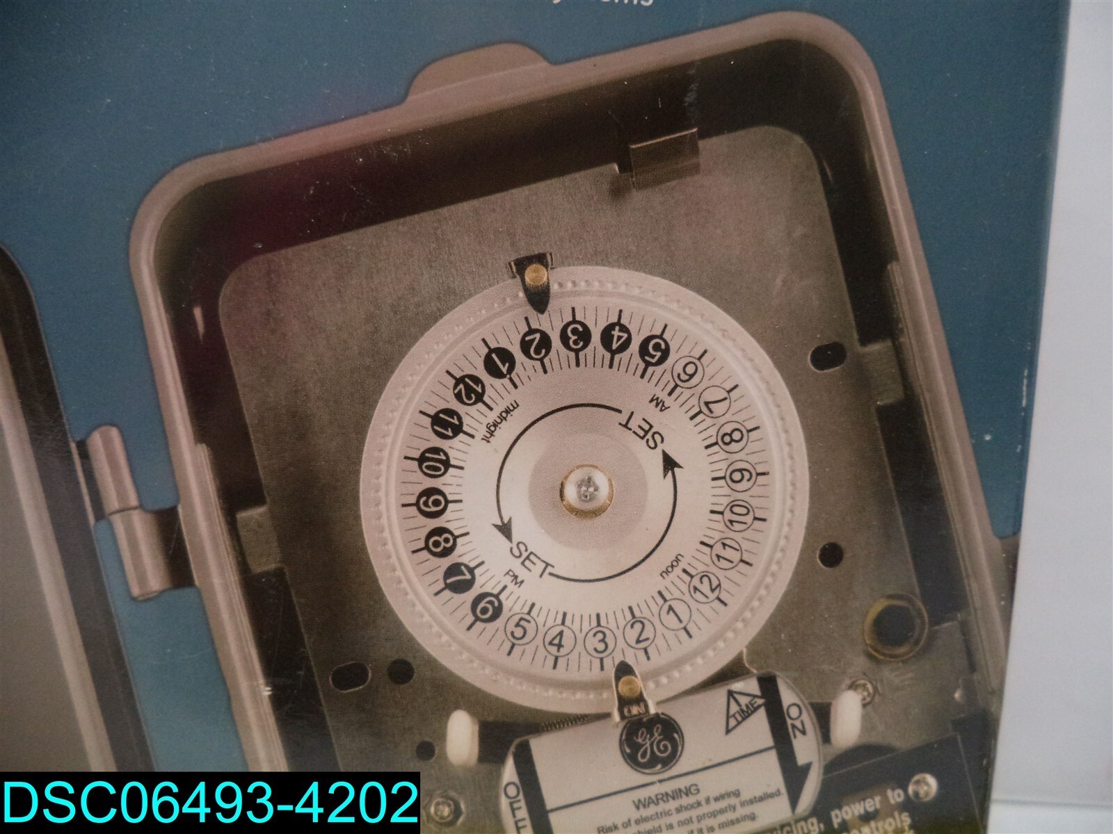 GE Indoor/Outdoor 24-Hour Heavy Duty Mechanical Time Switch 120 VAC 043180151636