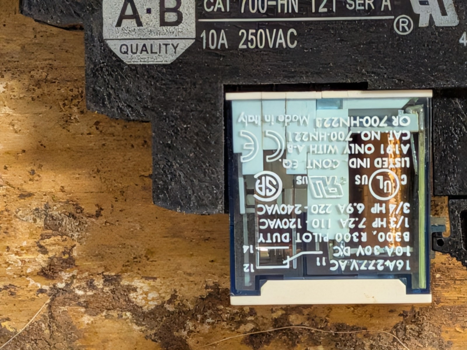 Lot AB Allen-Bradley 700-HN122 Relay Socket Base w/ 700-HN221 700-HN222