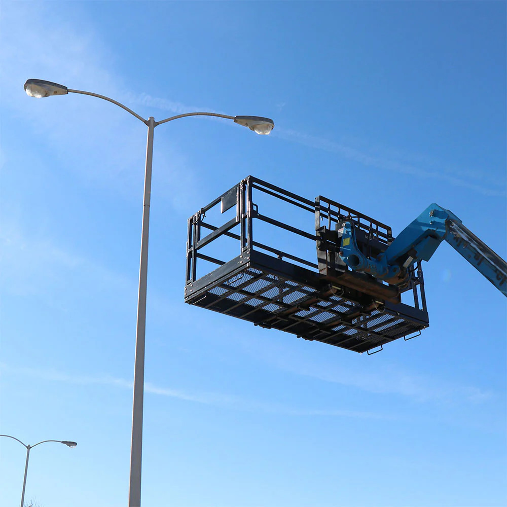 Titan Attachments 4′ x 9′ 8″ Mesh Telehandler Work Platform, Safety Man Basket