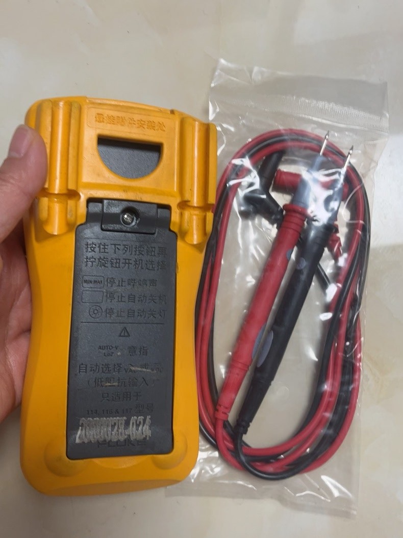 1PC Used Fluke 115C True RMS Digital Multimeter for field electrical test #W