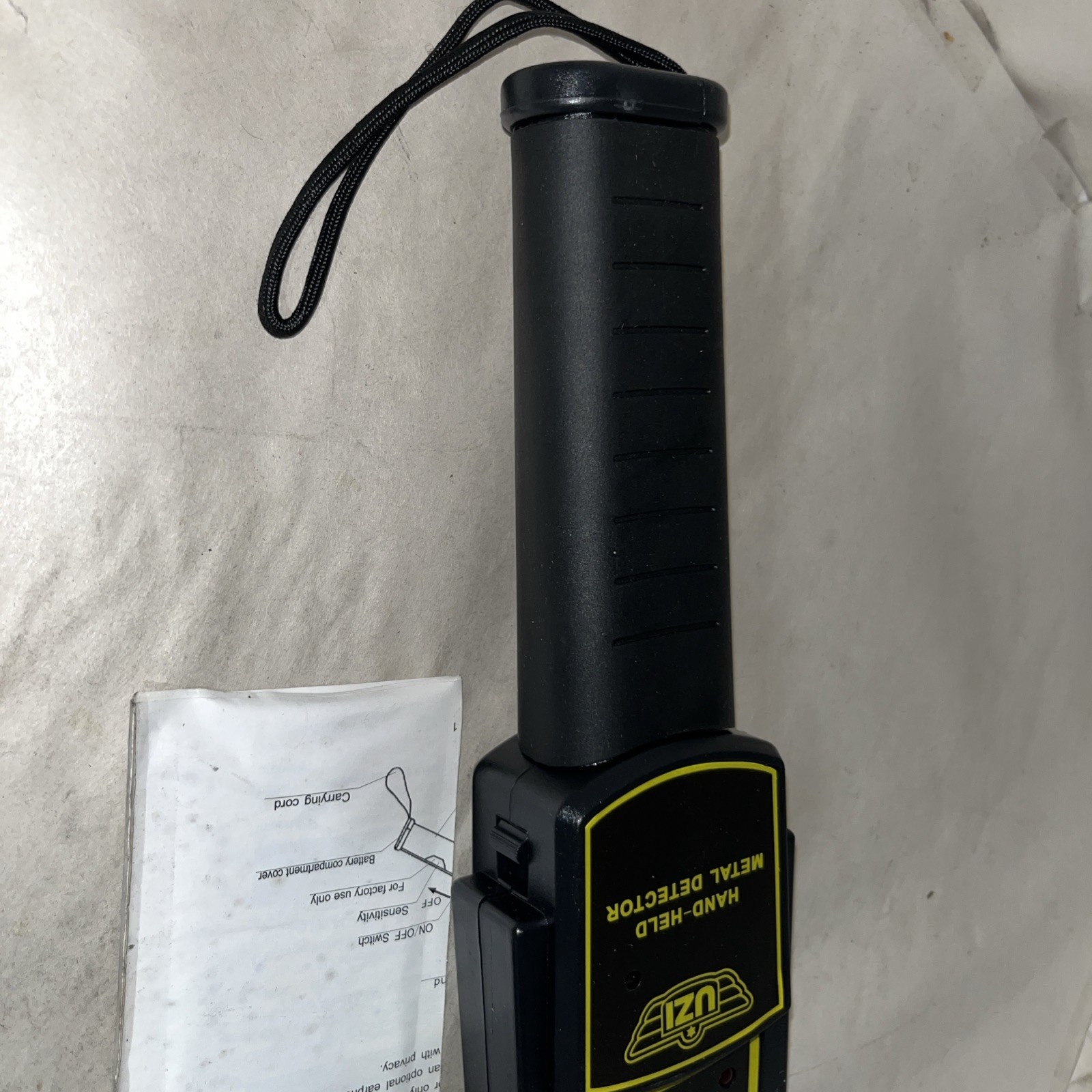 UZI Black 16.25″ Hand Held Metal Detector Security Inspection Wand HHSC2