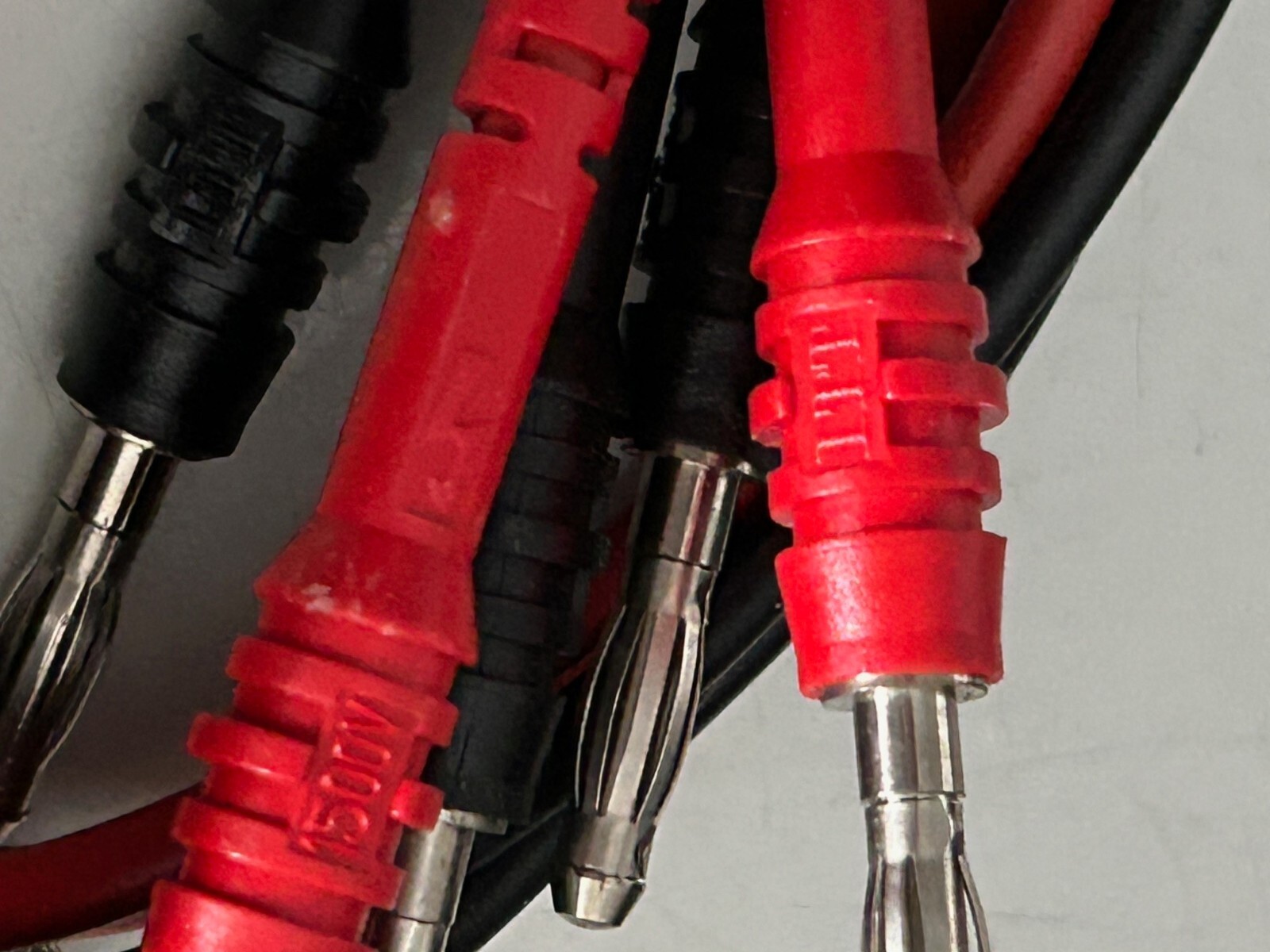 ITT patch cord banana plug ends 2-RED 3-BLACK 21long 16in cord USED Good cond