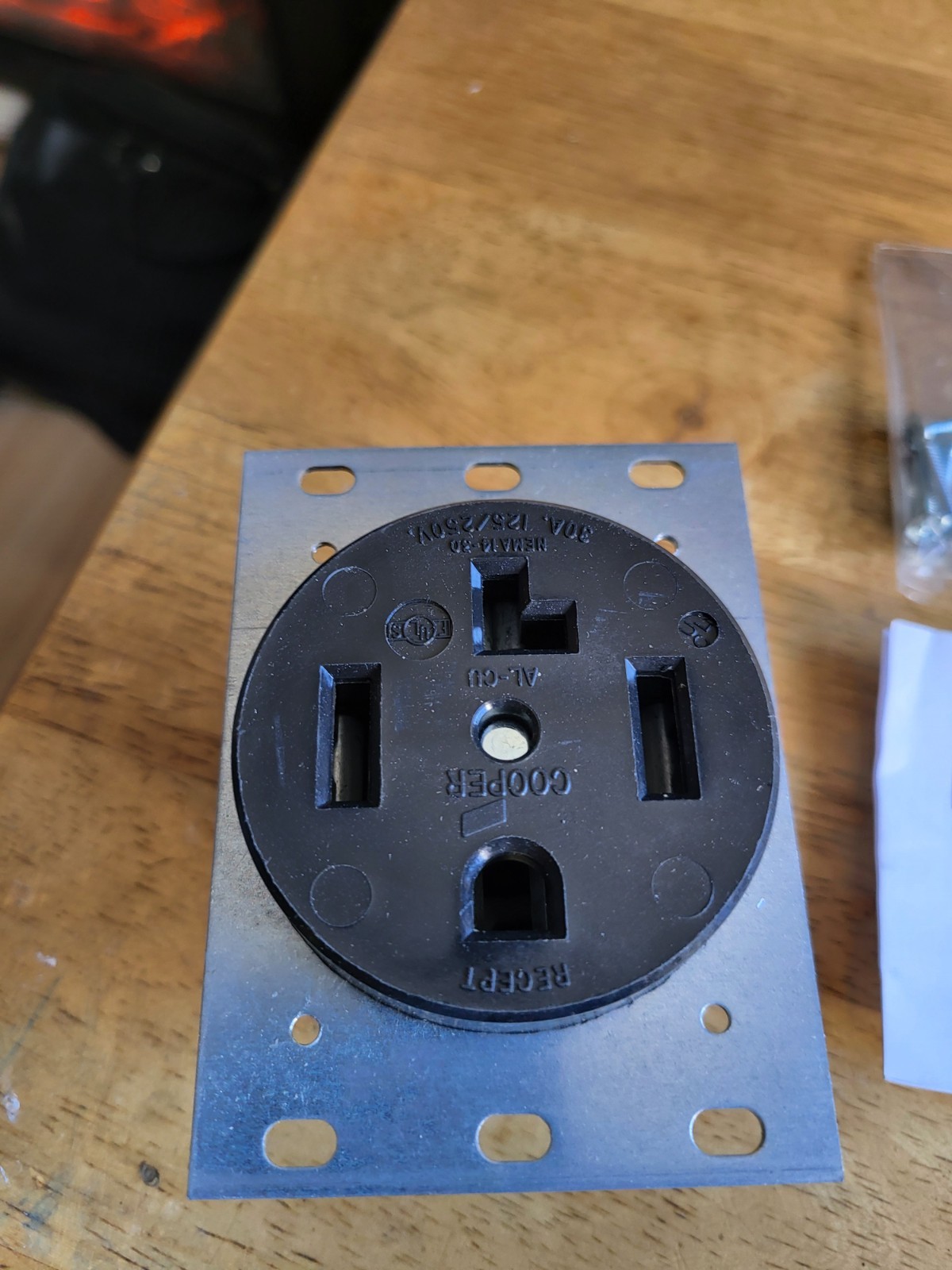 30A,125V/250V RECEPTACLE 14-30R FLUSH MOUNT Arrow Hart 5744N, DRYER BNIB