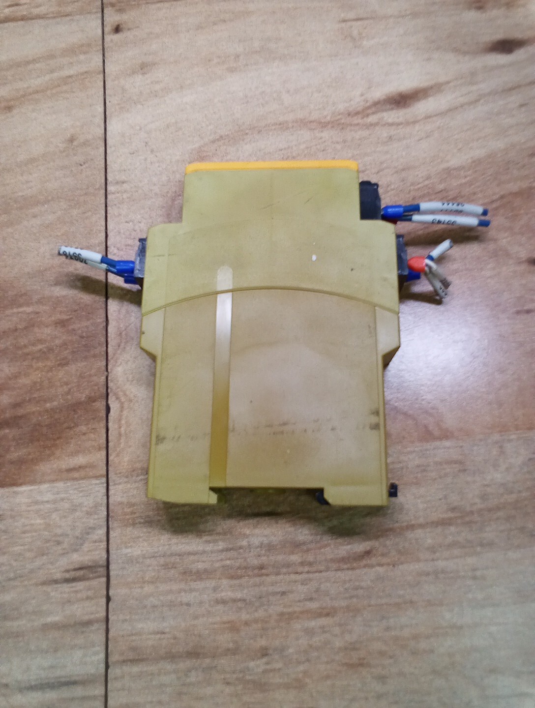 Pilz PZE X4VP 3s Safety Relay 777583