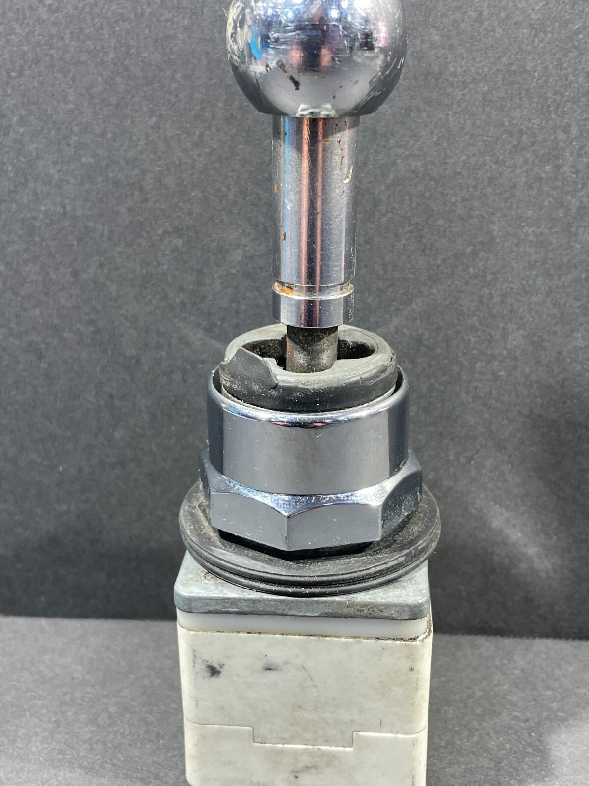 Square D 9001 K35 J Joy Stick Operator, 5 Position, W/O Contacts, Used & Checked