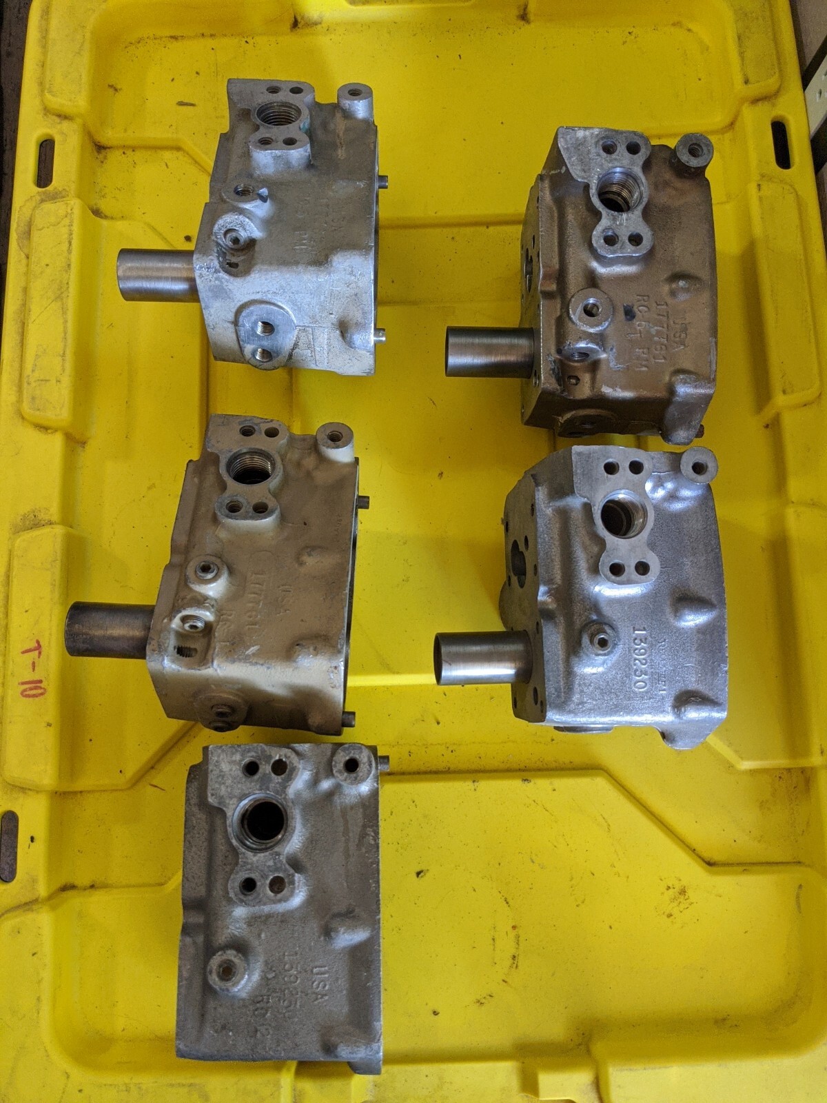 Cummins PT fuel system injection pump diesel case housing lot of 5 used bare