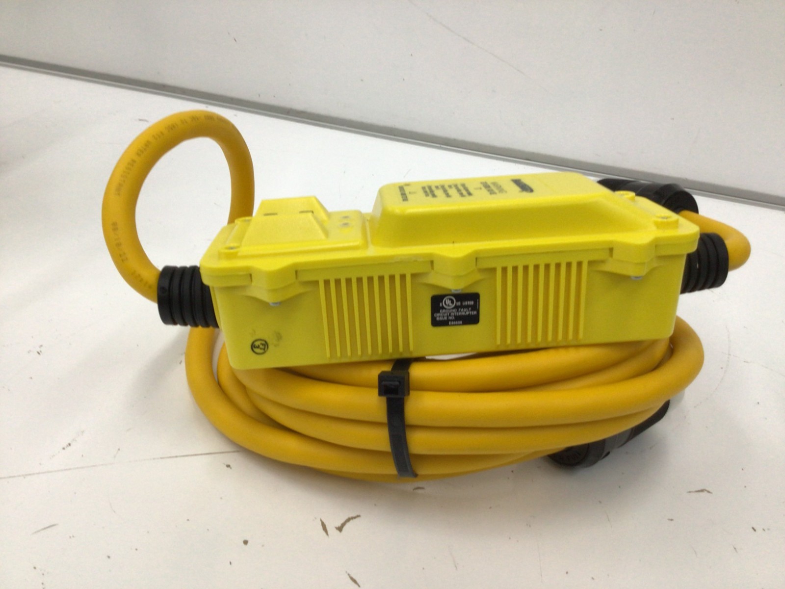 Southwire 44800020-1 240VAC 30 A Maximum Current 25 Ft Length Yellow GFCI