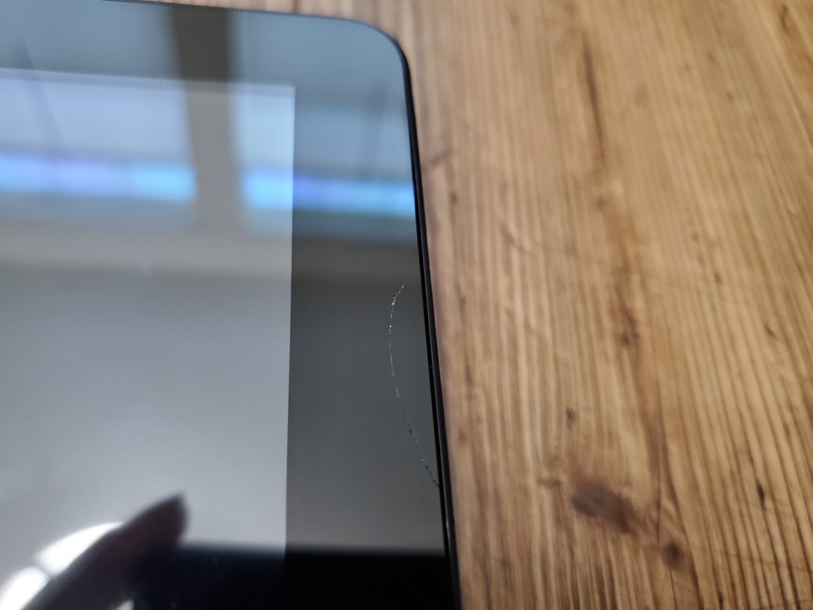 ELO 10″ I-Series 4.0 AiO Touchscreen Tablet Computer (E390647) w/ PoE (E413396)