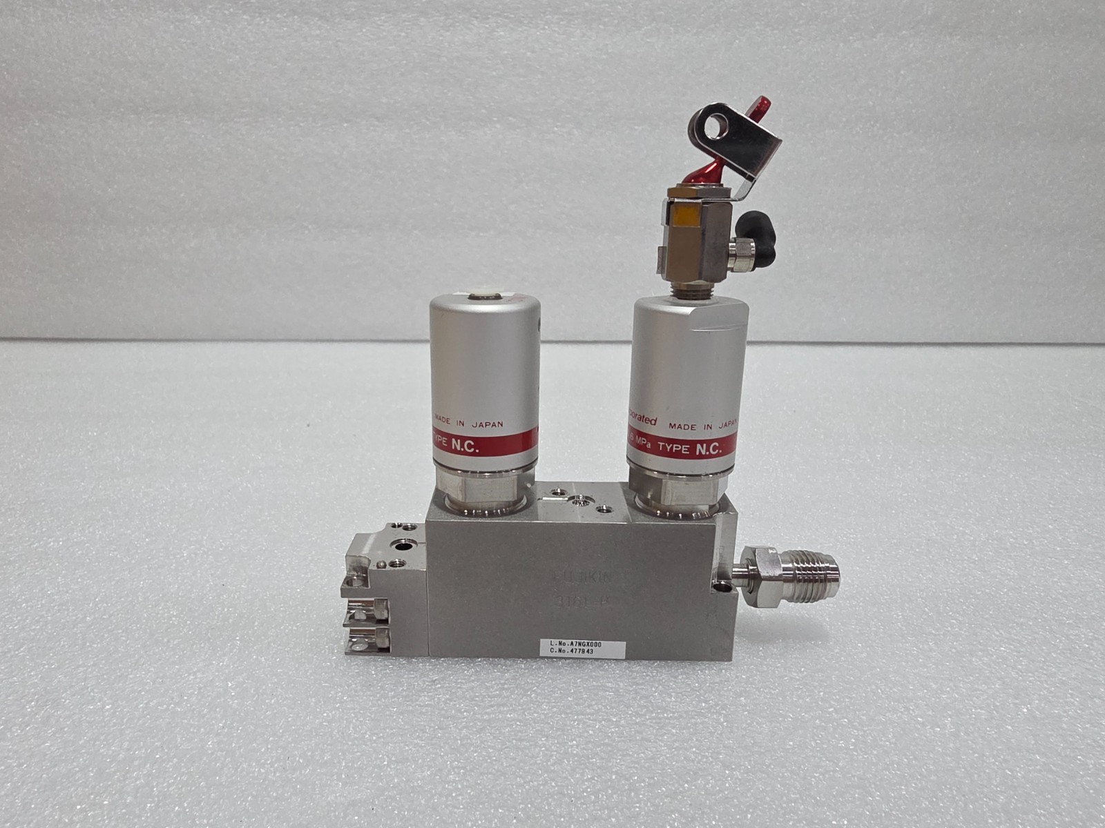 FUJIKIN Diaphragm Valve C.NO 477943 (As-Is)