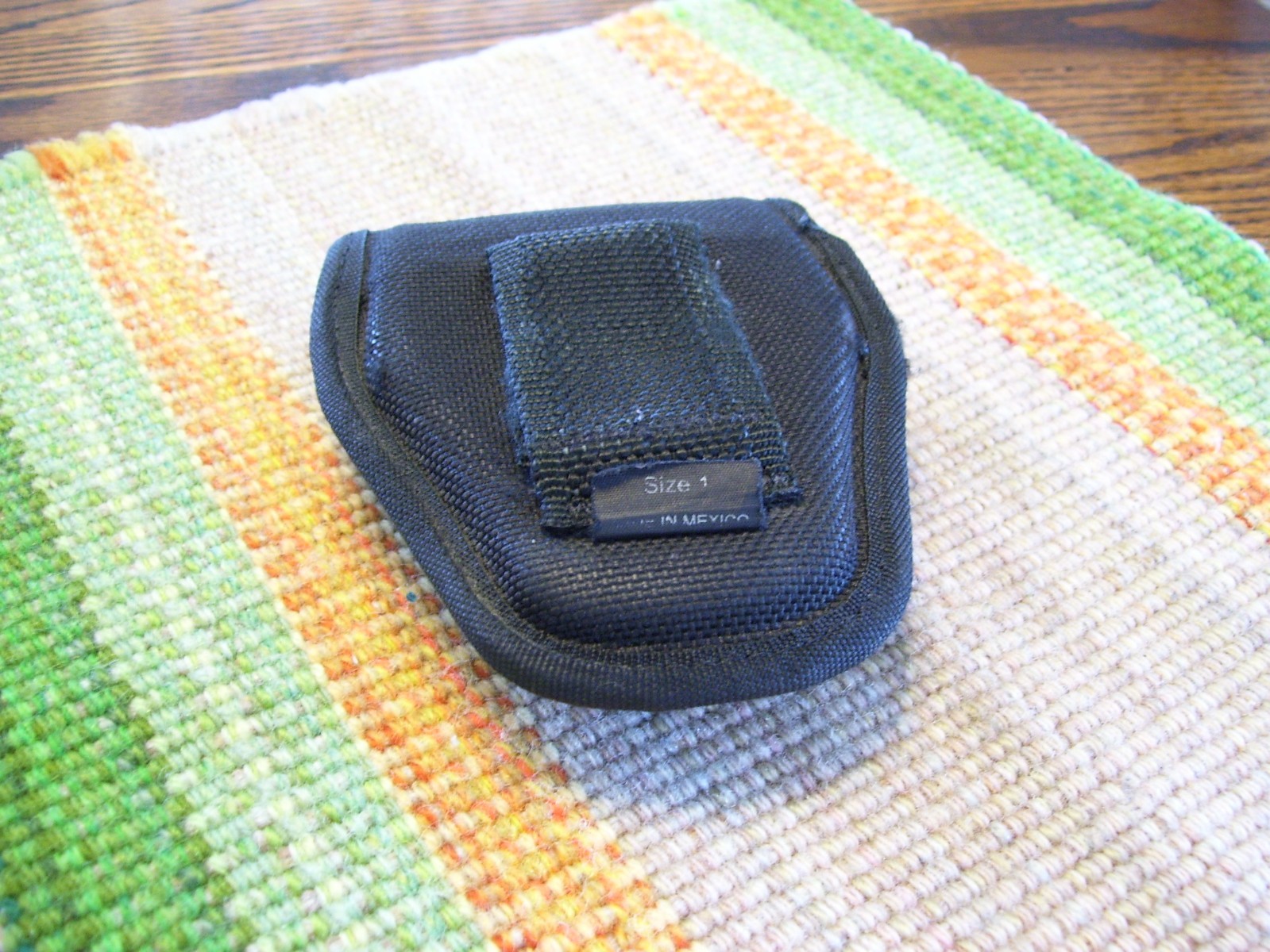 Bianchi AccuMold Sz 1 Blk Nylon Hidden Snap Covered Handcuff Case Holder Holster