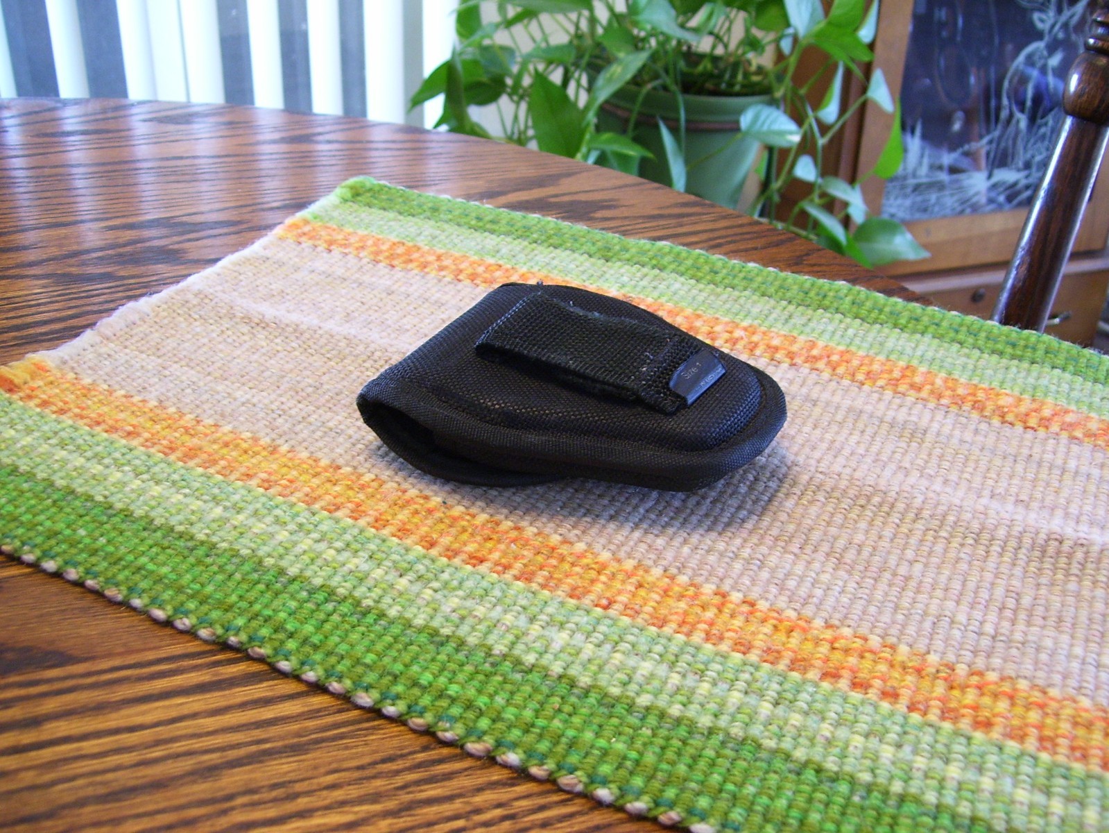Bianchi AccuMold Sz 1 Blk Nylon Hidden Snap Covered Handcuff Case Holder Holster