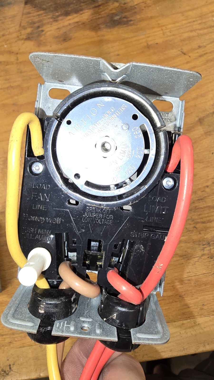 Honeywell L4064 B2210 Combination Fan and Limit Furnace Resideo Control 11″