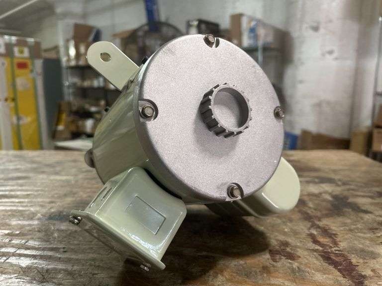 New! DAYTON Corrosion Resistant Direct Drive Motor: 1/4 HP, 1,075 Nameplate RPM