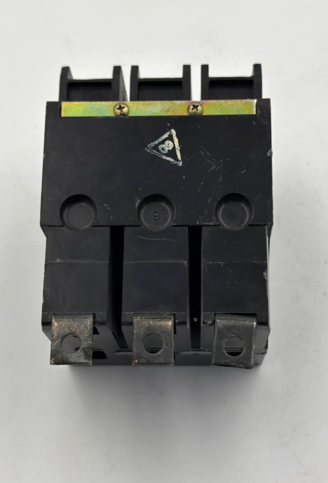 Circuit Breaker 30A | Made in Dominican Republic