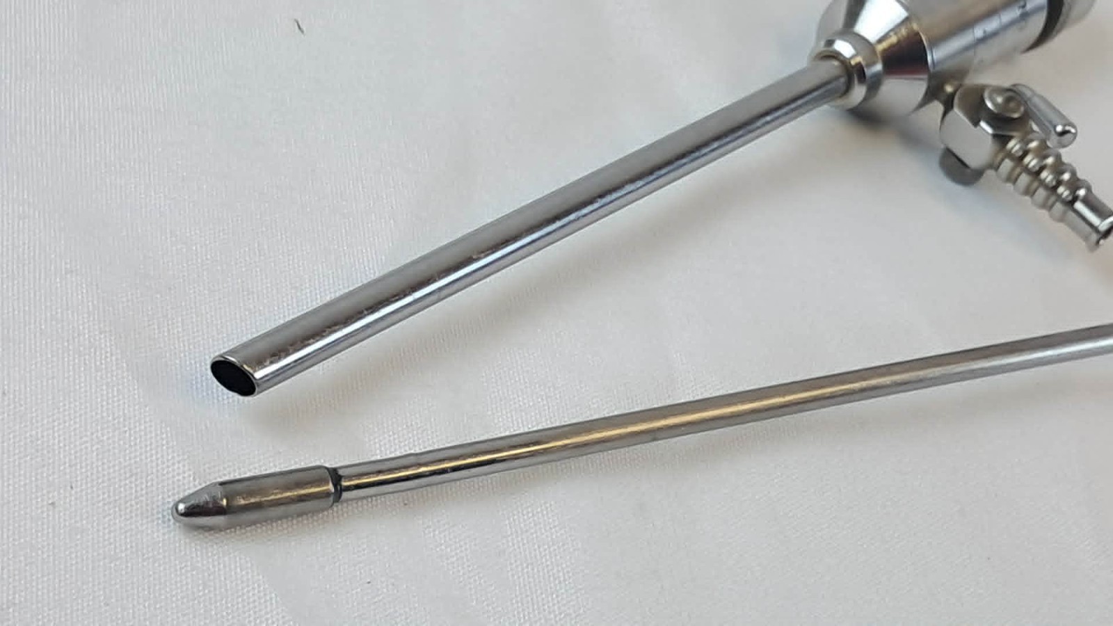 Smith & Nephew Dyonics 4464 Rotating QC Cannula w/ Conical Tip Obturator 4.6mm