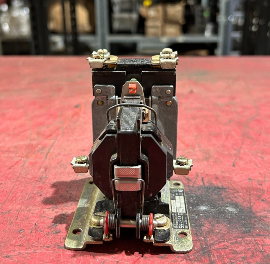 NEW NO BOX SQUARE D PNEUMATIC TIMING RELAY CLASS 9050 TYPE A0 1E