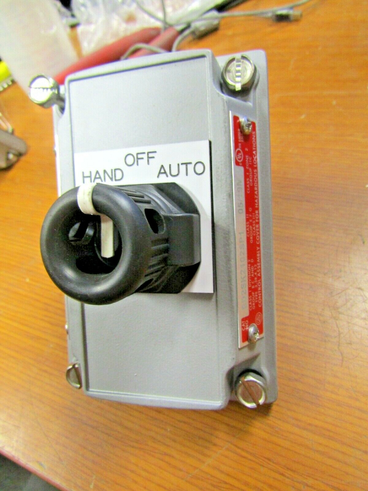 NEW APPLETON ED2SK2102SP1 HAZARDOUS LOCATION SELECTOR SWITCH 3 POSITION ED2KB102