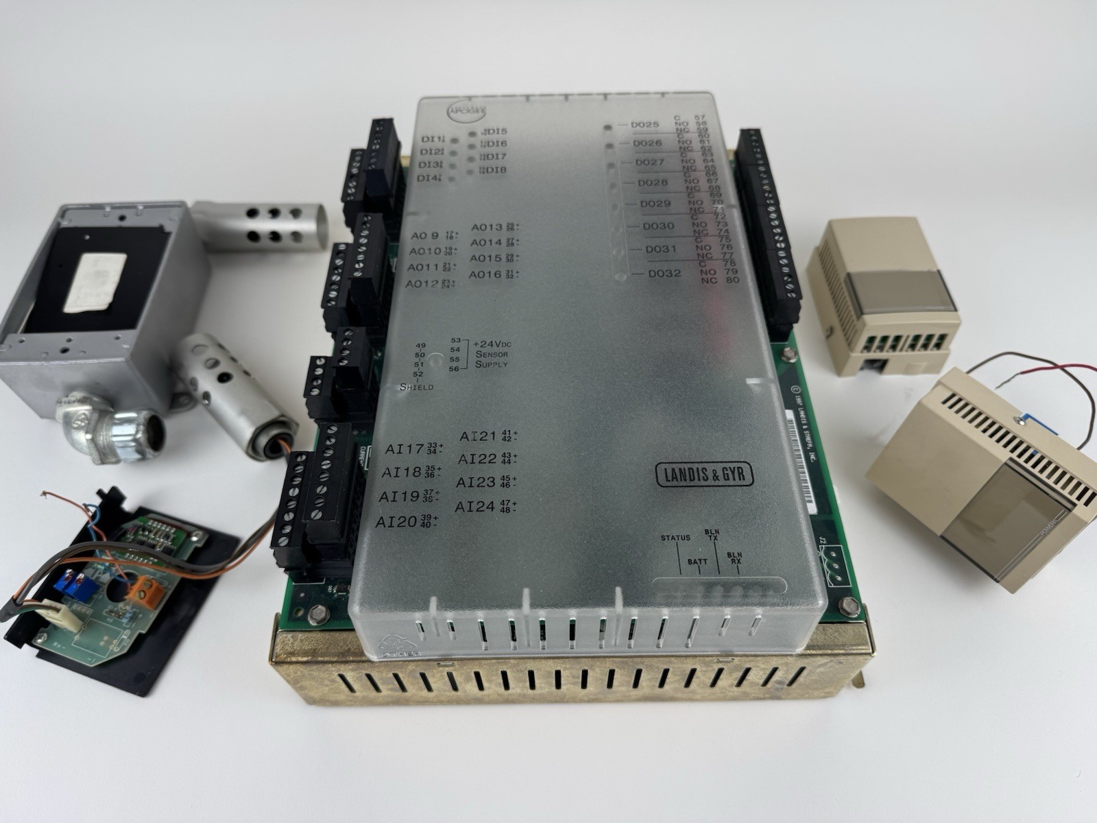 Siemens APOGEE 549-001 Modular Equipment Controller + Temp Sensors HVAC