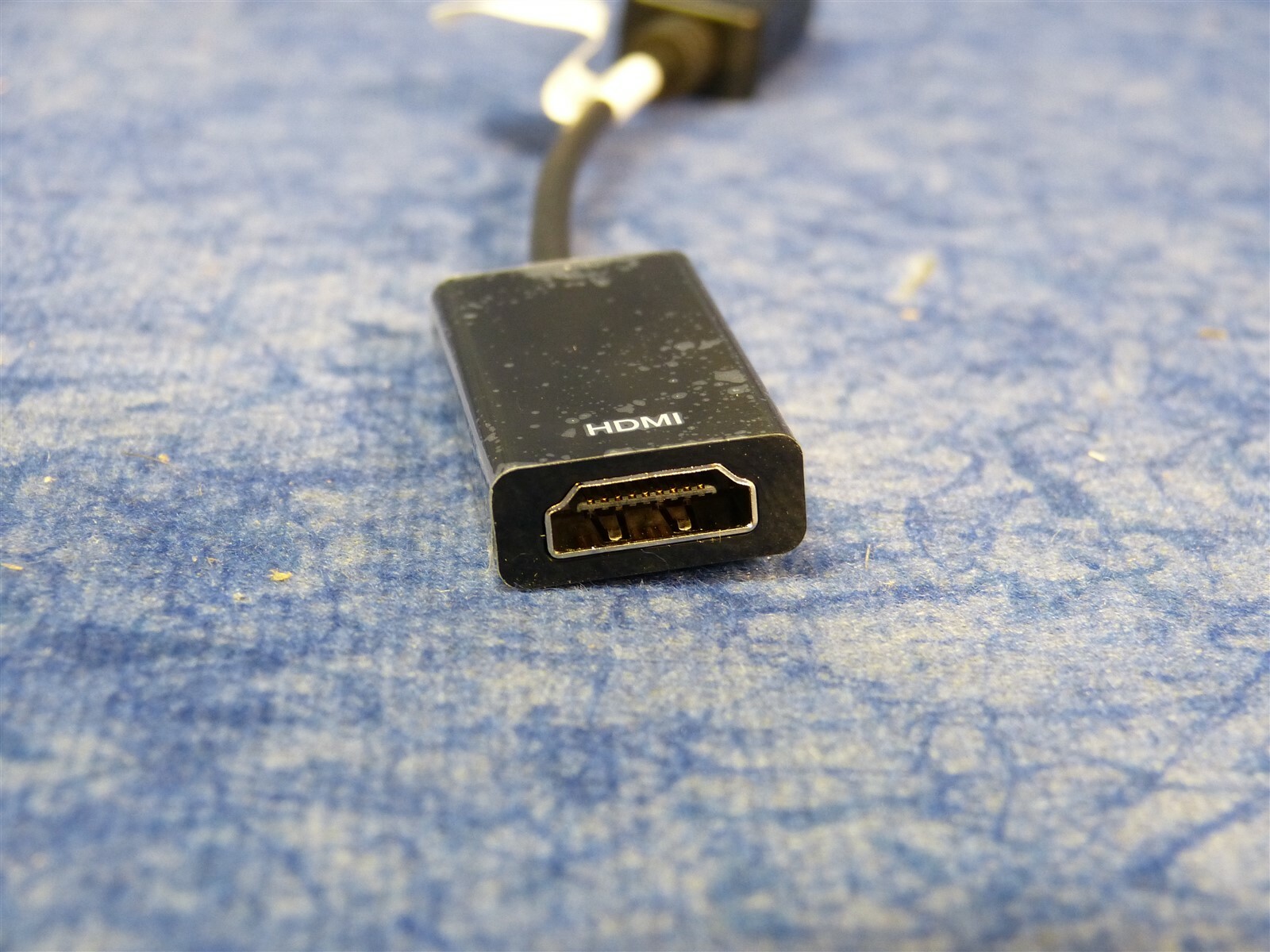 Barco B562208 Bizlink KS10070-275 Display Port 1.2 to Active HDMI 2.0 Dongle EC9