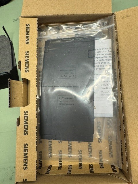 Siemens 3VA5340-6EC31-0AA0 Circuit Breaker 400A 3-Pole 480V NEW OPEN BOX