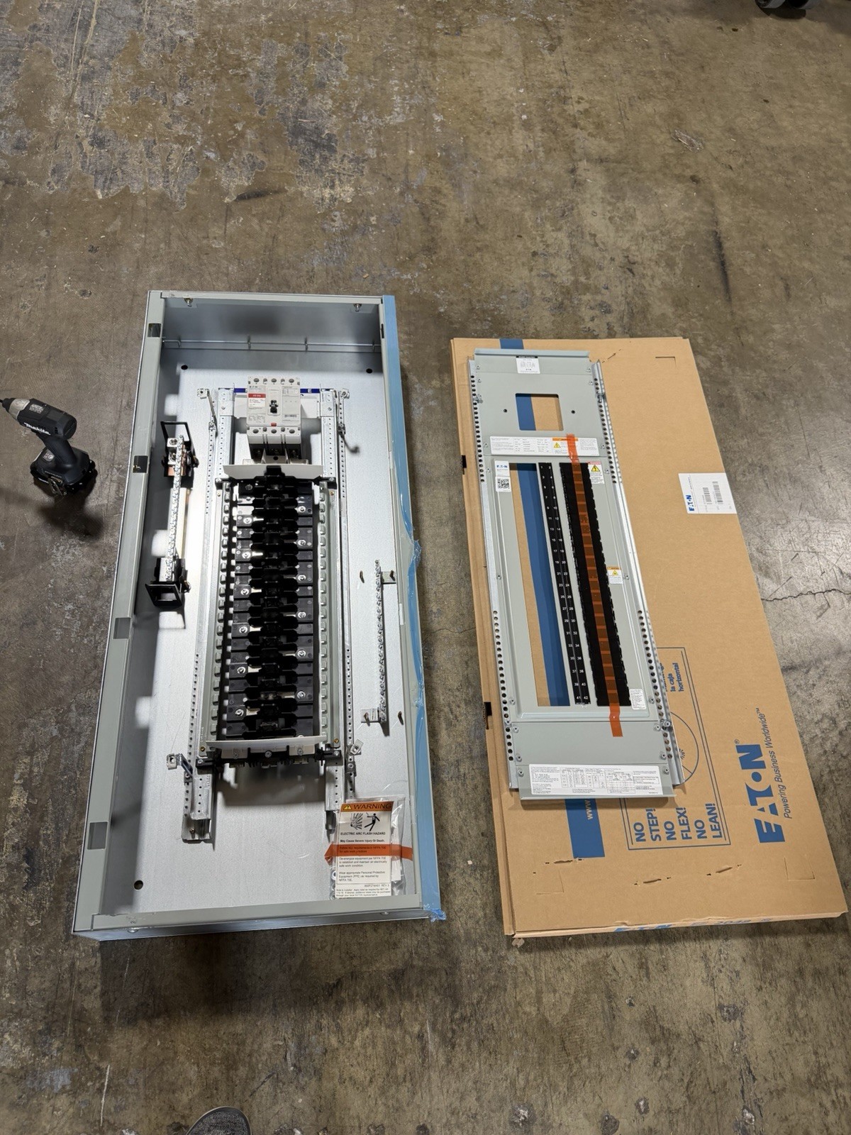 1-200 AMP 480V MAIN BREAKER PANELBOARD 42 SPACE 3PHASE 4WIRE COMPLETE PANEL