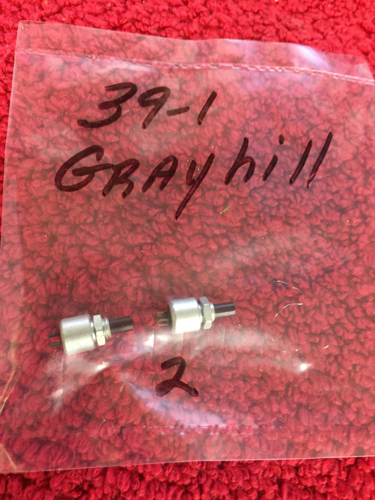 39-1 GRAYHILL SWITCH PUSH SPST-NO 0.5A 115V 2 PCS NOS