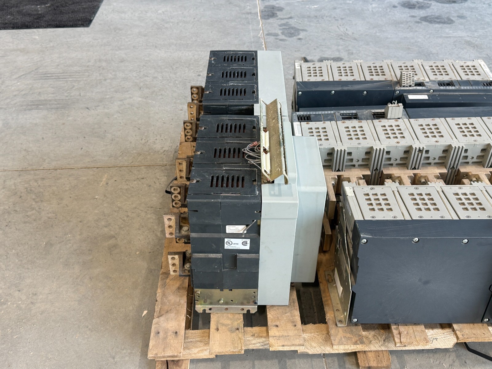 Cutler-Hammer Magnum DS MDS84N 4000A 600V Low-Voltage Power Circuit Breaker – Di
