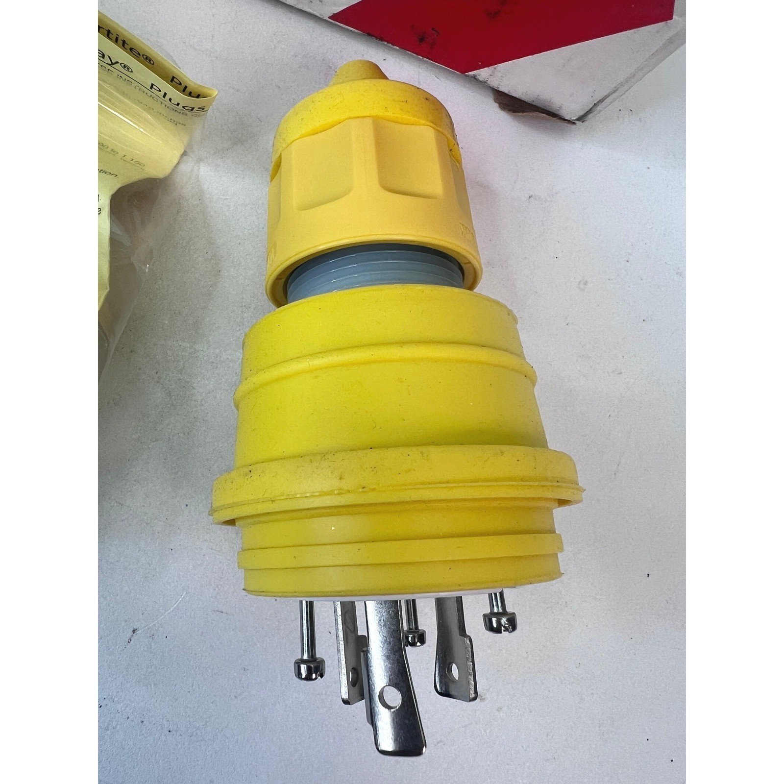 Daniel Woodhead Molex 1301470072 Watertite Plug NEMA L5-30 30A 125V Yellow