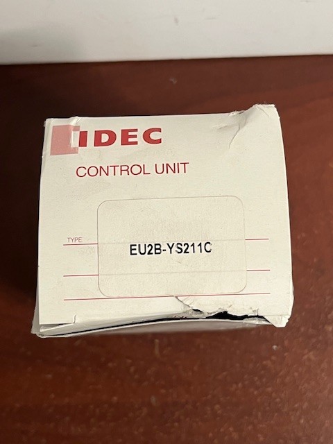 IDEC EU2B-YS211C / EU2BYS211C Haz Loc Selector Switch New