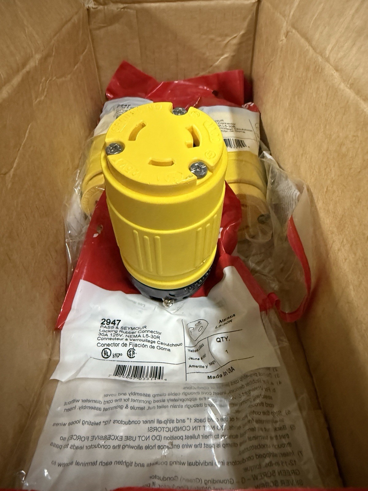 L5-30C, NEMA L5-30R Connector 125v 30 Amp Twist Lock Cord Connector [PS 2947)
