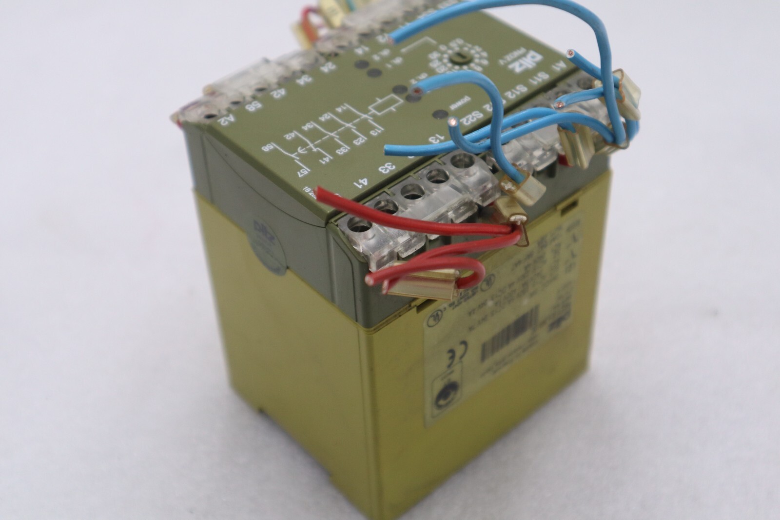 PILZ SAFETY RELAY 474790 PNOZ V 30S 24 V DC PNOZV30S24VDC STOCK K-3831