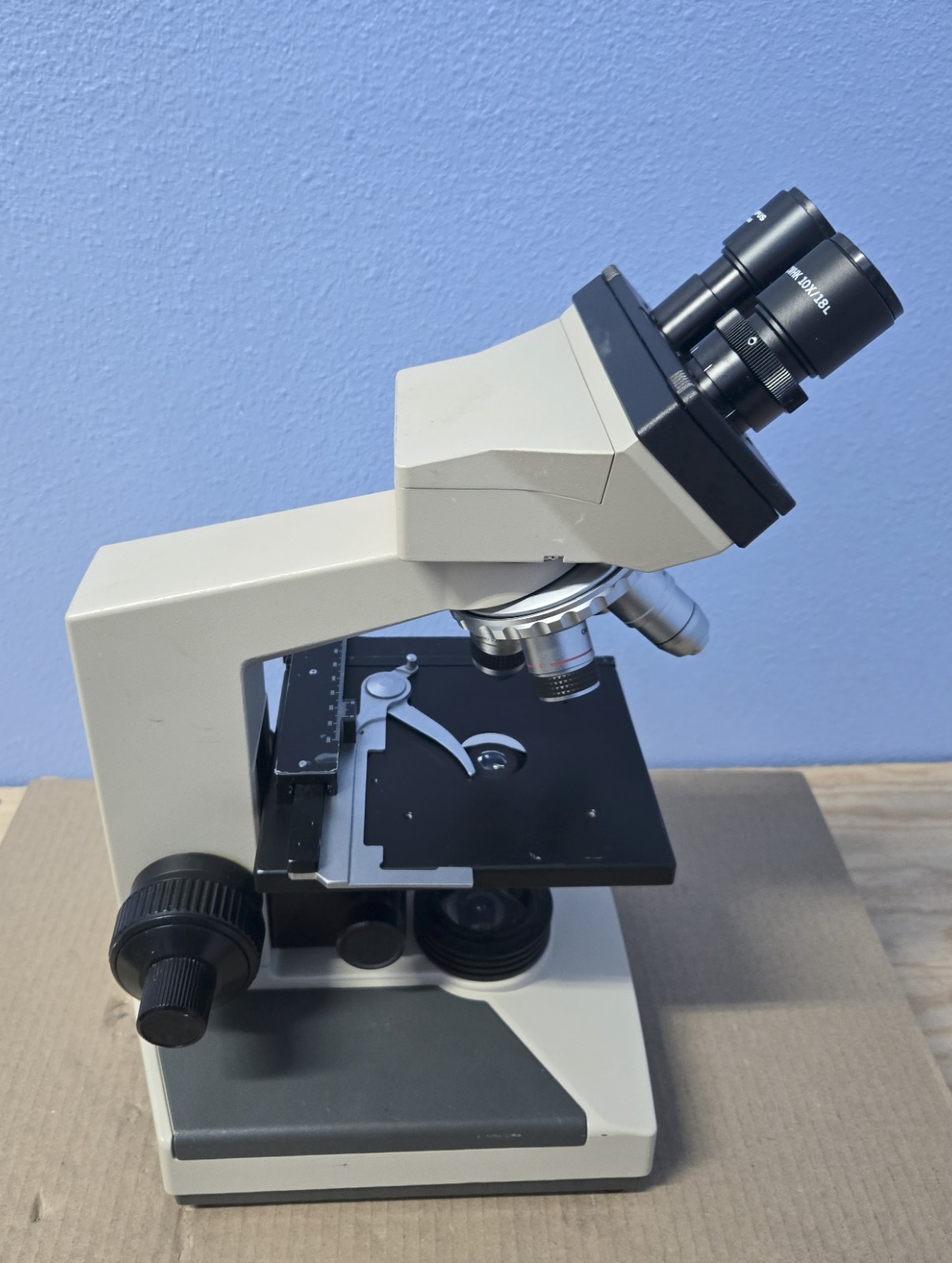 Olympus CH-2, CHT Microscope with objectives 4 X 10X 40X 100X (007)